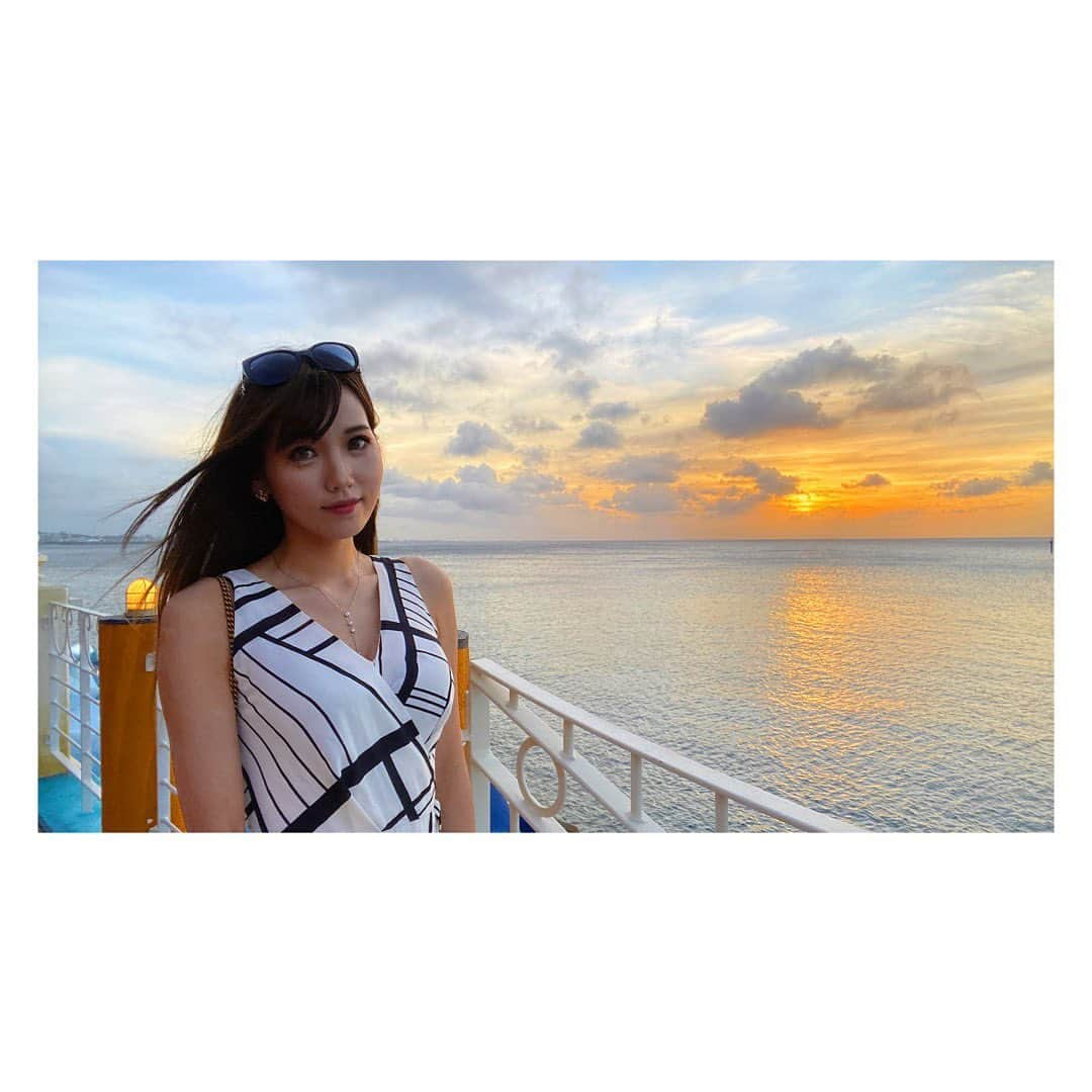 有馬奈那のインスタグラム：「sunset🧡 . . #モデル #model #薬学部 #pharmacystudent #女子大生 #グラビアアイドル #旅行 #trip #travel #travelwithme #沖縄 #okinawa #沖縄旅行 #okinawatrip  #sunset #夕陽 #サンセットビーチ #sunsetbeach #アメリカンビレッジ #japanesegirl #タビジョ #旅スタグラム #旅好き女子 #여행스타그램 #좋아요 #我的最愛 #漂亮 #instagood #フォロワー募集中 #有馬奈那」