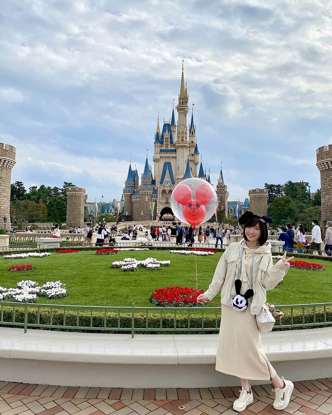 葉山いくみのインスタグラム：「久しぶりにディズニーランドに行ってきました！ 楽しかった～😆💕💕」