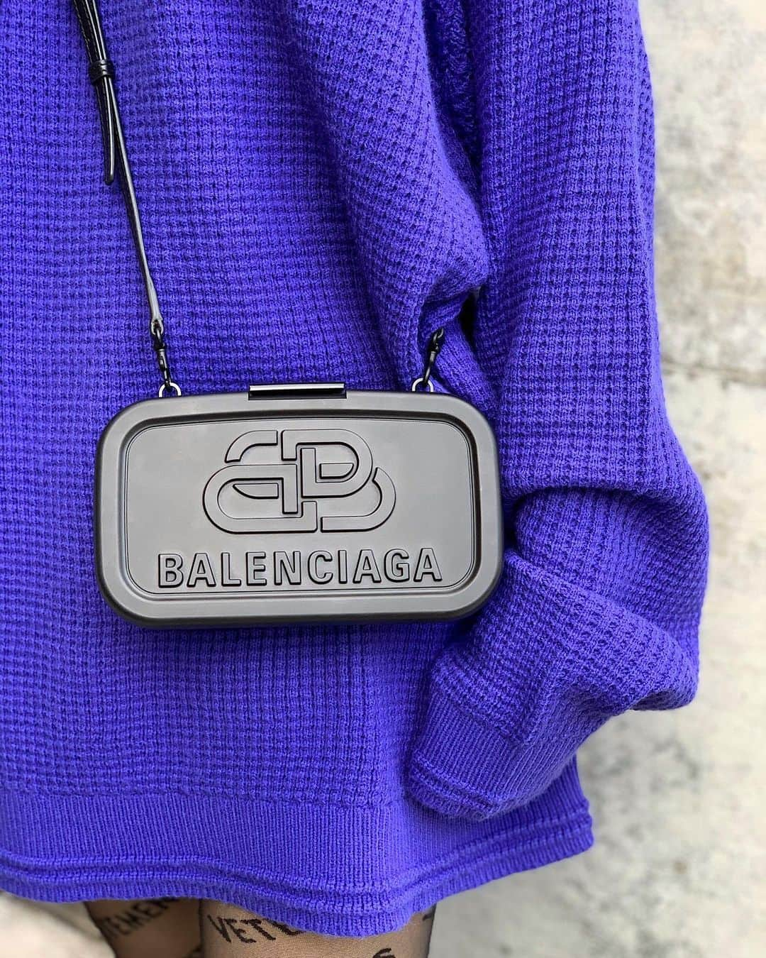 AYINさんのインスタグラム写真 - (AYINInstagram)「・ ・ ・ New arrival✔️ 20aw @balenciaga ・ ・ ・ ・ ・ available at store✔️ ・ ・ ・ ・ ・ #balenciaga #AYIN #20aw #lunchboxbag」11月8日 21時09分 - ayin_japan