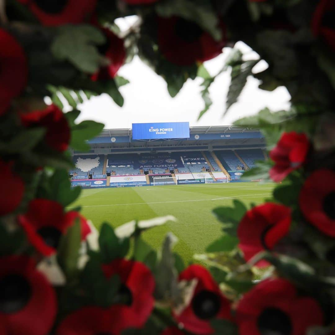 レスター・シティFCさんのインスタグラム写真 - (レスター・シティFCInstagram)「#LeiWol is our annual Remembrance Fixture.  #lcfc • #RemembranceSunday」11月8日 21時24分 - lcfc