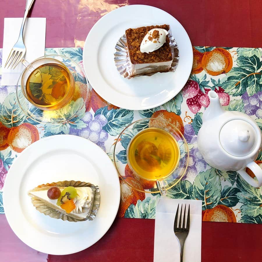 加藤美佐子さんのインスタグラム写真 - (加藤美佐子Instagram)「グルテンフリーとオーガニックフルーツのケーキ🍰  テラスでのお茶は開放的で気持ちよくて好き😊✨✨  #cafe #cake #カフェ #表参道 #オーガニック #japan #tokyo #カフェ女子 #グルテンフリー」11月8日 21時25分 - misako.kato