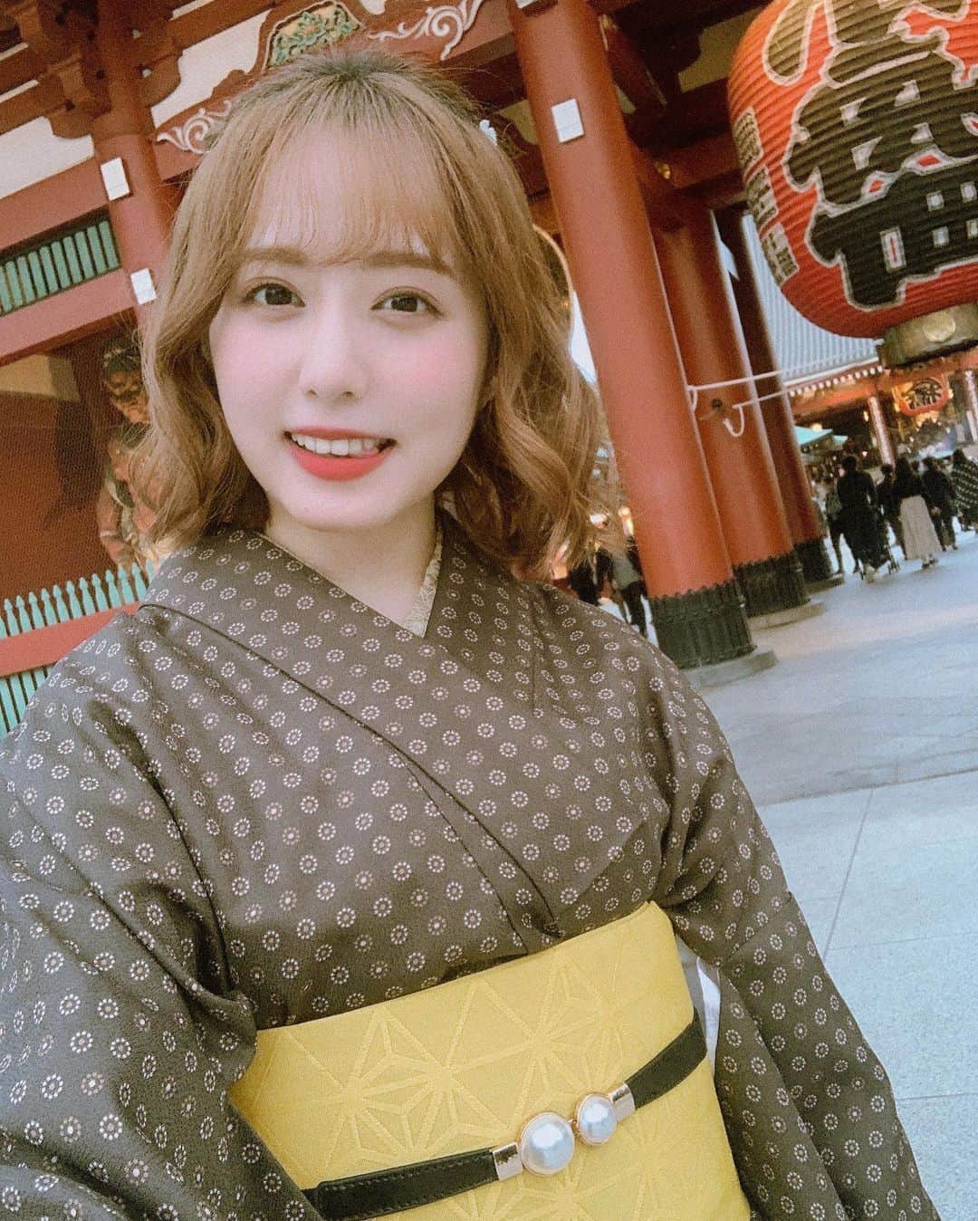 前田美里のインスタグラム：「着物撮影会。👘 (シックな感じのお着物にしました) . . #浅草 #着物 #撮影会 #被写体 #ノスタルジック #写真好きな人と繋がりたい #film #写真 #ファインダー越しの私の世界 #櫻坂46 #日向坂46 #アイドル #ヲタク #photo #フォロワー募集中 #gravure #idol #kimono #japanesegirl #fashion #japan #asakusa #follow #followme #좋아요 #팔로우미 #팔로미 #오오티디」