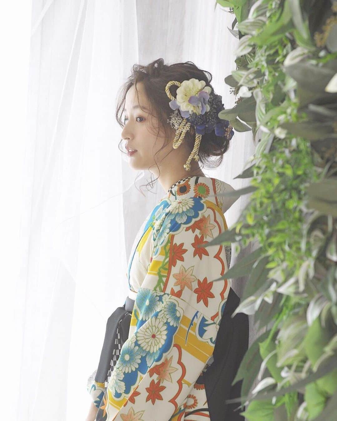 佐藤華純のインスタグラム：「.  【 #SISUI 】  SISUIさんには、たっっっくさんの種類の振袖や袴があります😳🌿  成人式や卒業式の振袖・袴をレンタルする方は是非SISUIさんへ〜！  3枚目にはクーポンを貼ってますよっ✨  #ミスキャンパス立命館2020 #MCR2020  #立命館 #立命館大学 #京都 #女子大生  #ミスキャン #ミスコン #ファイナリスト  #シスイ #袴レンタル #卒業式 #成人式 #前撮り #着物ヘア #着物アレンジ」