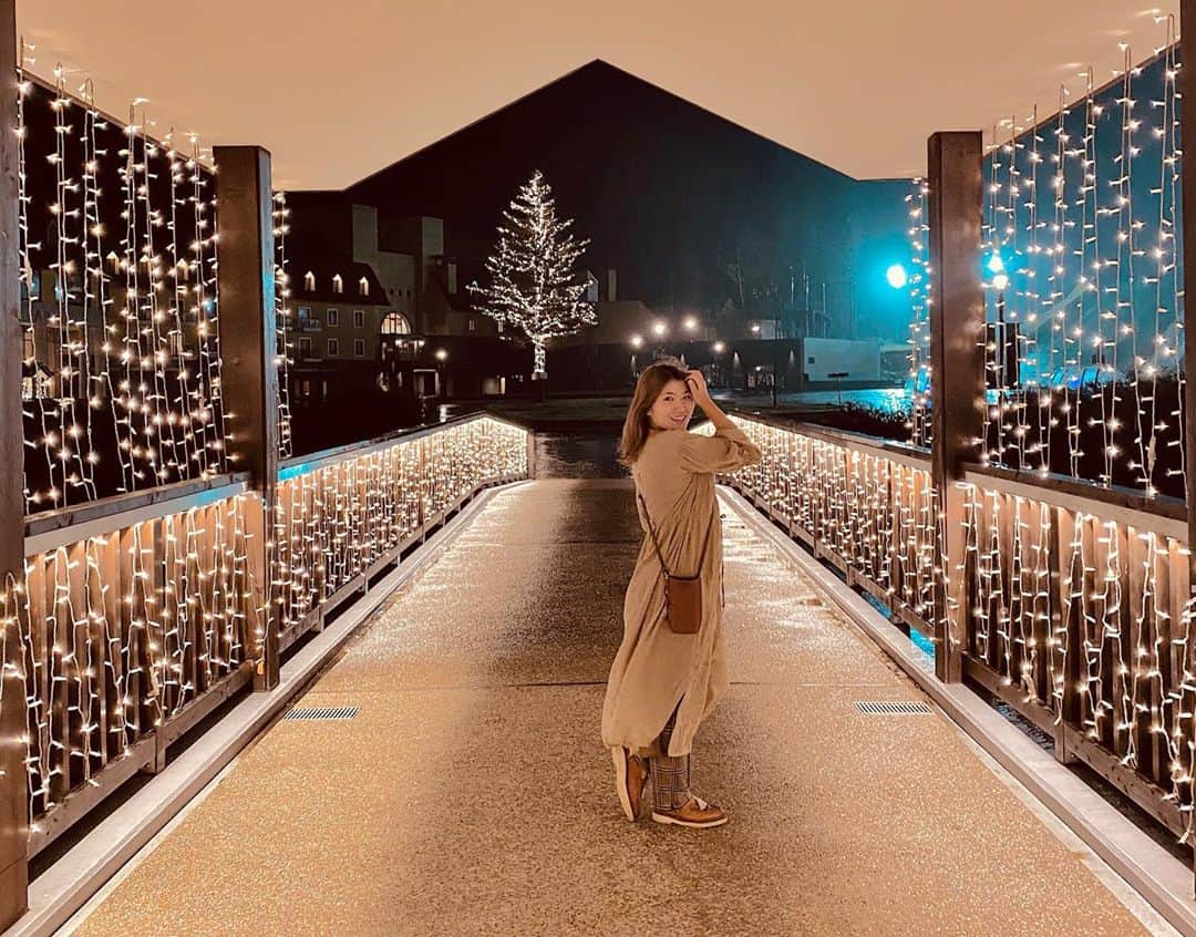 広野あさみのインスタグラム：「2020.11.08 🎂  更なる大人の階段登りました。 お祝いメッセージくれた方 ありがとうございます✨  皆さんに助けられ幸せな20代でした。 30代もたくさん学んで 自分で選択、決断して 一段一段階段を登っていきたいです。  甘い飲み物が飲めなくなってきたし、渋い食べ物が好きになってきました笑 女は30からよ💃と藤森さんが言っていたのでこれから楽しみです😎💃」