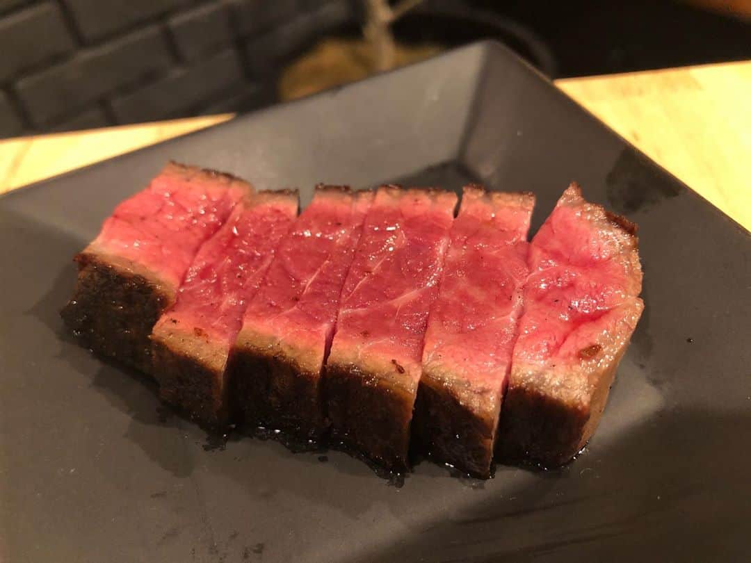 矢端名結さんのインスタグラム写真 - (矢端名結Instagram)「美味しいお肉に舌鼓。 明日からまた1週間頑張りましょうね😊  #レモンサワー #肉 #乾杯」11月8日 21時59分 - miyu_yabata