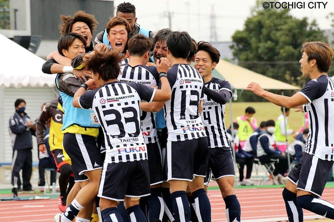 内田錬平のインスタグラム：「みんなのハードワークで 地域CL決勝ラウンド進出決定‼️ ONETEAMであと3つ‼️  栃木開催たくさんの応援ありがとうございました！！  #栃木シティ #地域CL #ここから！！！」