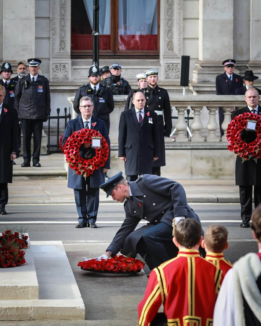 ウィリアム（ケンブリッジ公）さんのインスタグラム写真 - (ウィリアム（ケンブリッジ公）Instagram)「On #RemembranceSunday The Duke and Duchess of Cambridge joined The Queen and Members of the Royal Family for the annual Remembrance Day Service at The Cenotaph.  This year the @RoyalBritishLegion encouraged us all to to take to our windows and doorsteps for a two minutes’ silence at 11am on Sunday November 8, to remember and honour those who have sacrificed themselves to secure and protect our freedom.  Swipe to see more from across the UK:  Image 3: Merchant Navy veteran Bill Bennett, 94, wears his medals whilst at his home in Kidderminster.  Image 4: D-Day veteran Jim Healy, 95, from Manchester. Jim was a Corporal in the Royal Marines and was coxswain of a landing craft assault on June 6, 1944.  Image 5: Veteran Charlie MacVicar, who served for 23 years with the Royal Scots, at the Royal British Legion Remembrance Garden in Grangemouth.  Image 6: A camera phone is set up to film and live-stream a closed and socially distanced remembrance service at Exeter Cathedral.  Image 7: Seymour 'Bill' Taylor, 95, from Colchester in Essex, who served as an Able Seaman in the Royal Navy onboard HMS Emerald during the D-Day landings joins neighbours in the street to observe the two minutes silence.  Image 8: The National Memorial Arboretum, where a virtual Act of Remembrance from the Armed Forces Memorial was broadcast online.」11月8日 22時01分 - princeandprincessofwales