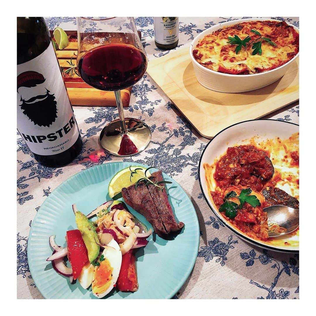 RisaWisteriaさんのインスタグラム写真 - (RisaWisteriaInstagram)「@yuriavodka と残り物でお夕飯作ろーって始まると最終いつもご馳走になる🥰 . 今日はゆりあの世界一美味しいミートソースがラザニアに😫💗 . 美味し過ぎたー😫💗💗💗 . ゆりあチョイスの可愛いワインもとっても美味しくて本日も幸せ✨✨ . #dinner#cooking#food#wine#hipster」11月8日 22時02分 - risa_the_m_e