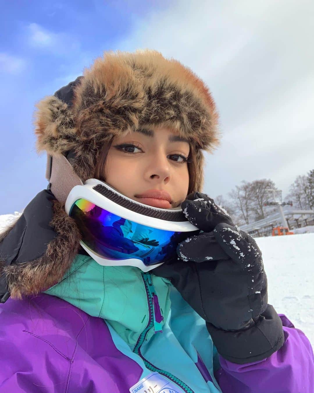 リリーマイマックのインスタグラム：「I miss the snow 😭 my friends from the states are telling me it’s starting to snow & I can’t help but feel so jealous 😭 it never snow’s here in Sydney (this pic was taken in Japan... best snow imo)」