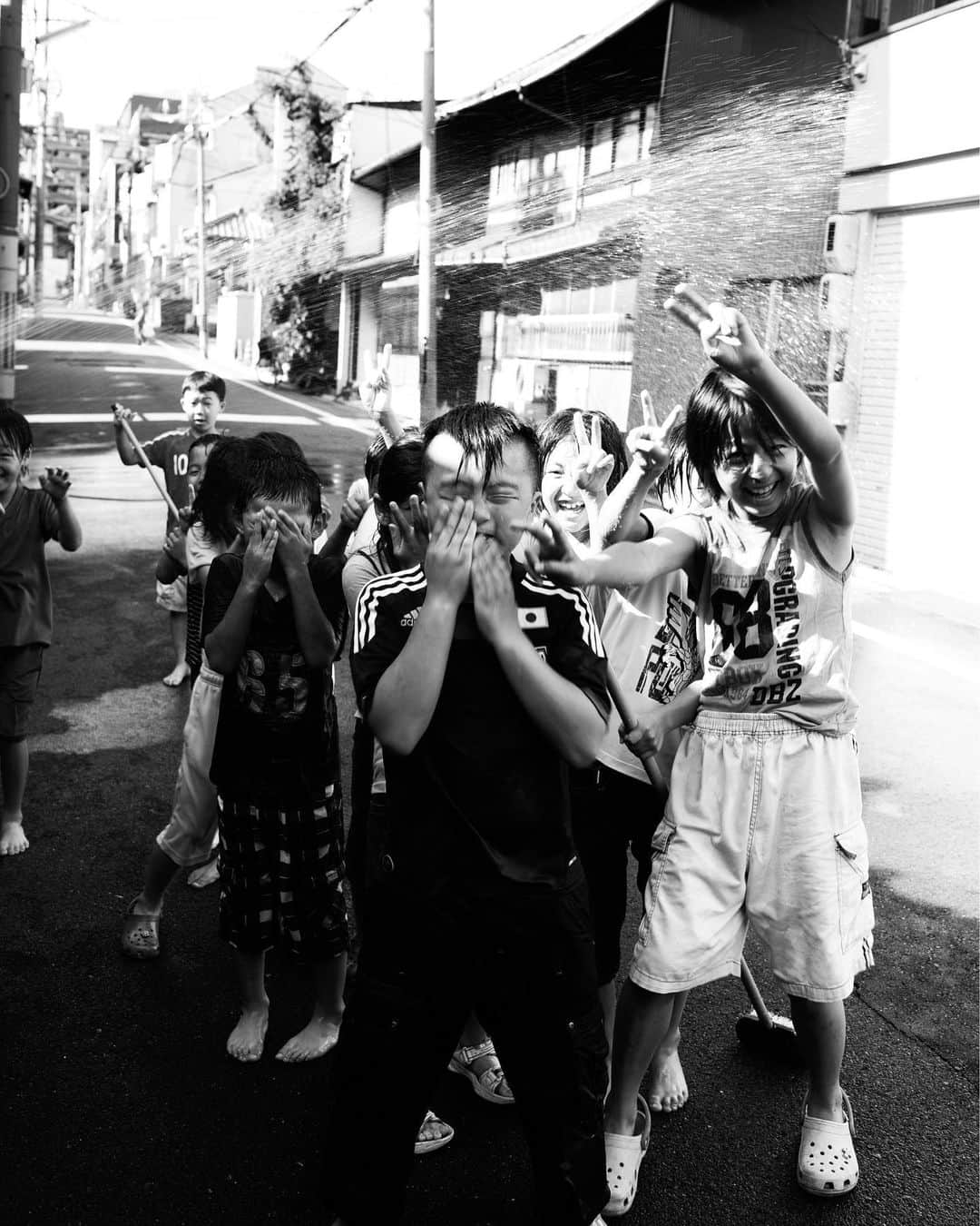 永瀬正敏さんのインスタグラム写真 - (永瀬正敏Instagram)「﻿ ﻿ 《"Smile” from Japan》﻿ ﻿ Photographed by M.Nagase﻿ ﻿ ﻿ 本日はエドモンド・ヨウ監督作品『Malu 夢路』の上映+Q&Aに参加する為、東京国際映画祭に伺っています。﻿ ﻿ ﻿ #Smile #シリーズ #japan #日本﻿ #水遊び #kyoto #過去写真 #staysafe #笑顔 ﻿ #届きますように #永瀬正敏 #masatoshinagase﻿ #masatoshi_nagase_photography﻿ ﻿ #malu #東京国際映画祭 #tokyointernationalfilmfestival﻿」11月8日 22時06分 - masatoshi_nagase_official
