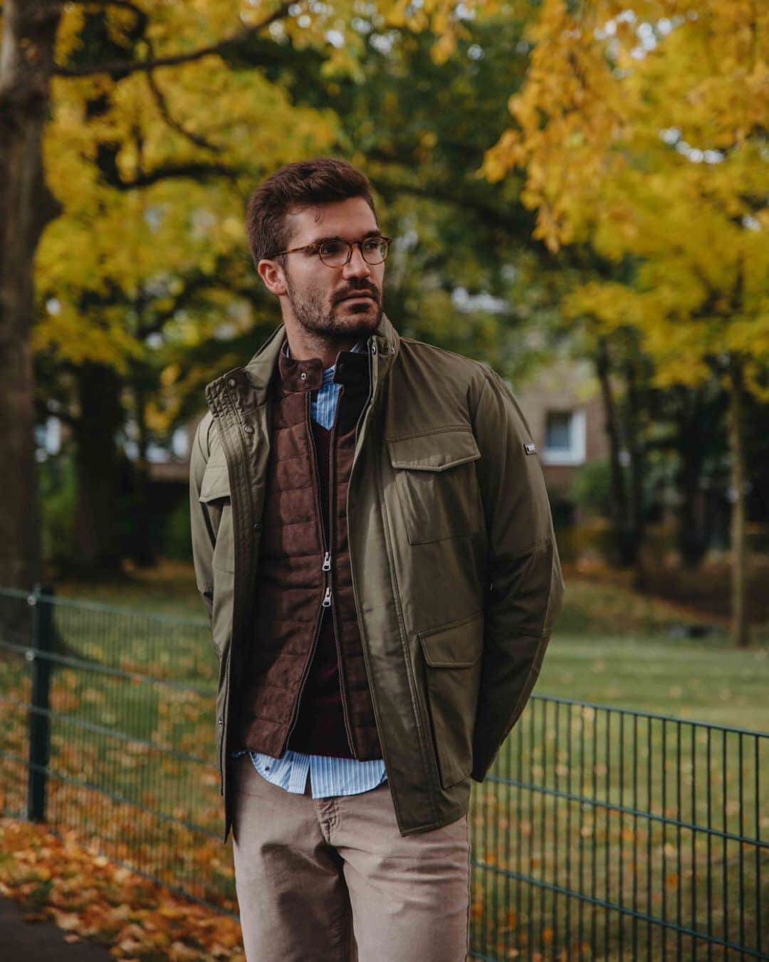 ハケットのインスタグラム：「Layer up with style before heading out this autumn and equal the elegance of @justusf_hansen #STAYHackett」
