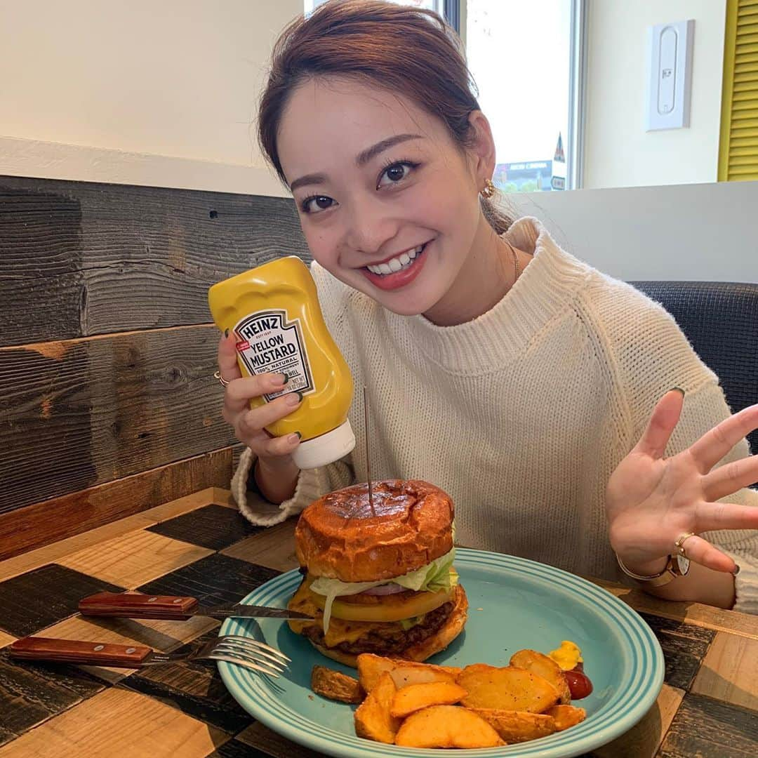 前谷楓さんのインスタグラム写真 - (前谷楓Instagram)「📍hamburger 🍔🍴✨ アボカドチーズバーガー！🥑🧀 ． #ハンバーガー#大阪グルメ #大阪ランチ#ランチ#ミスコン#ミスコンファイナリスト #ミスコン2020 #ミスコンファイナリスト #ミスキャンパス関西学院#ミスキャンパス関西学院大学#エナジー溢れるお姉さん#ハンバーガー部 #カエグルメ」11月8日 22時11分 - bibi_pilates