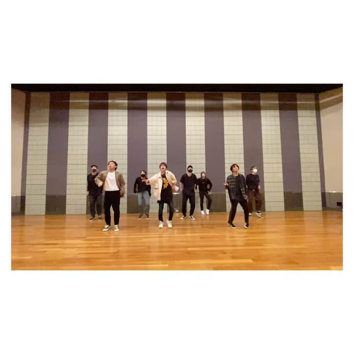工藤大輝のインスタグラム：「リハーサル後のノリと勢いで🧨 アシスタントの皆付き合わせてゴメンねw #bts #dynamite  @da_ice_hayate_wada @da_ice_sotahanamura @iwassan_92 @ryosuke__abe817 @ryusei_harada_ @anri0822__ @myuuu_n」