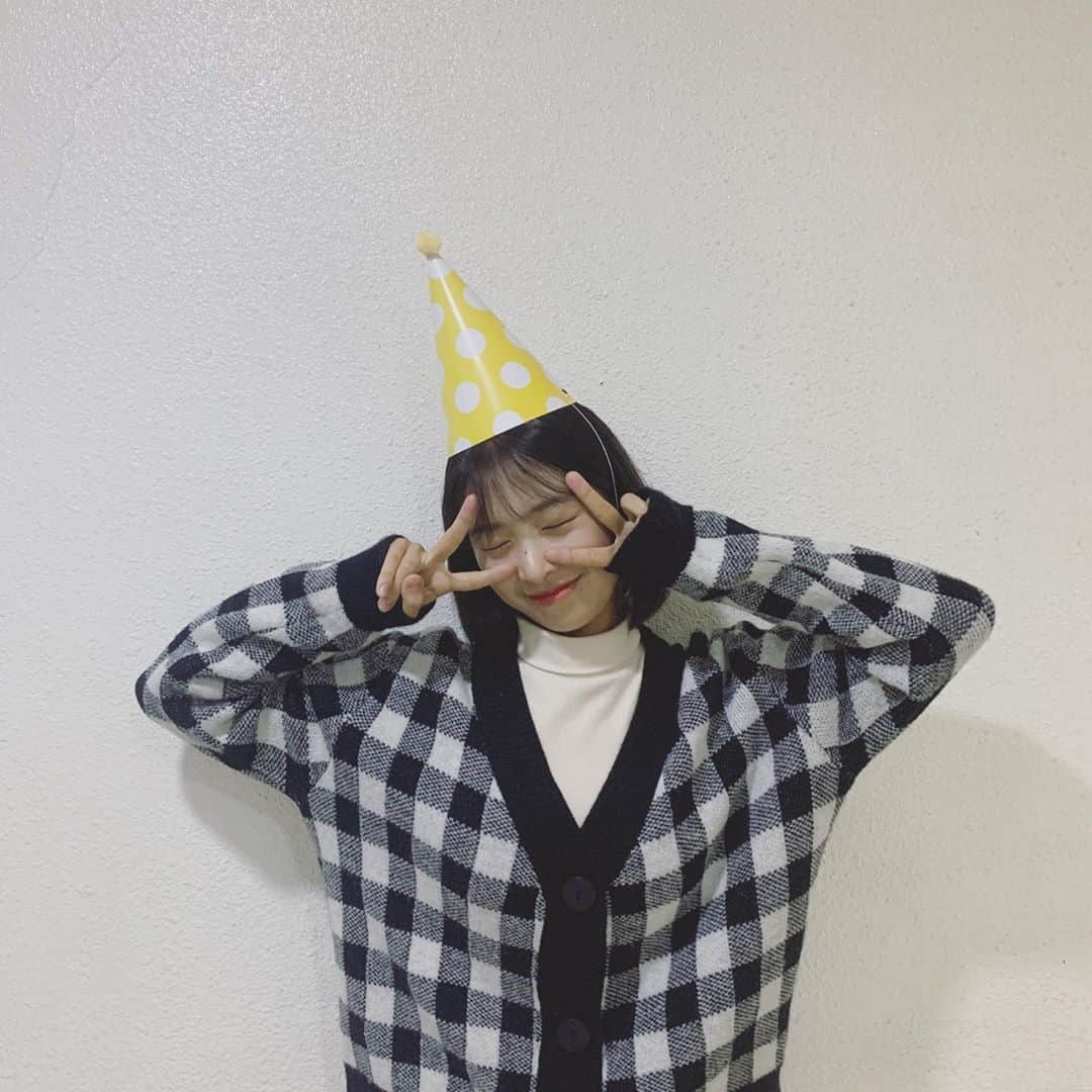 のインスタグラム：「#생일 축하해줘서 고마워요😚 #🎂#❤️」