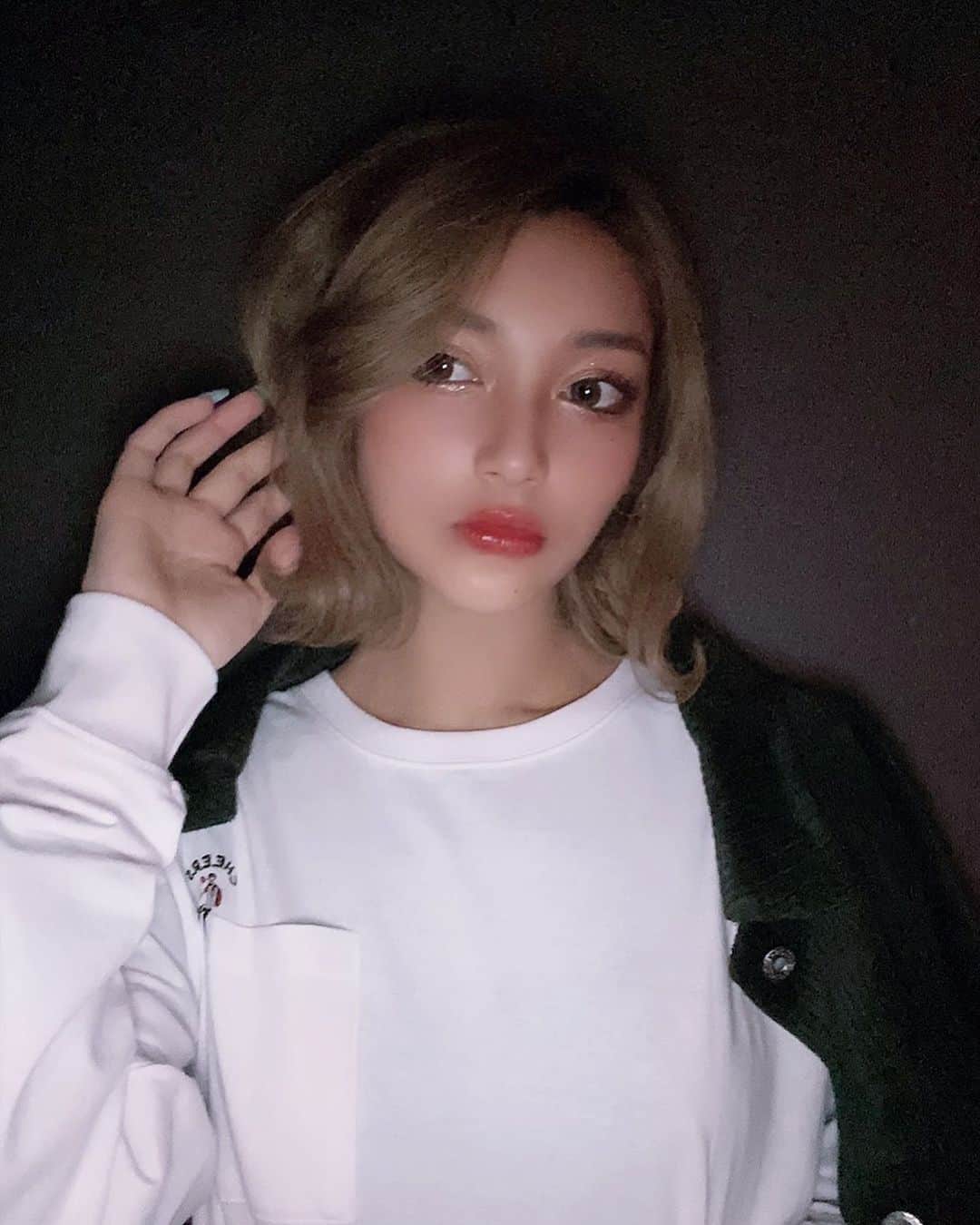 えまぽち(穂波エマ)のインスタグラム：「今日のファッションショーの衣装ぴょん！！！ セットアップで可愛かった🔥 声しんだから一日中のど飴…🥺  楽しかったよ！！！！！！」