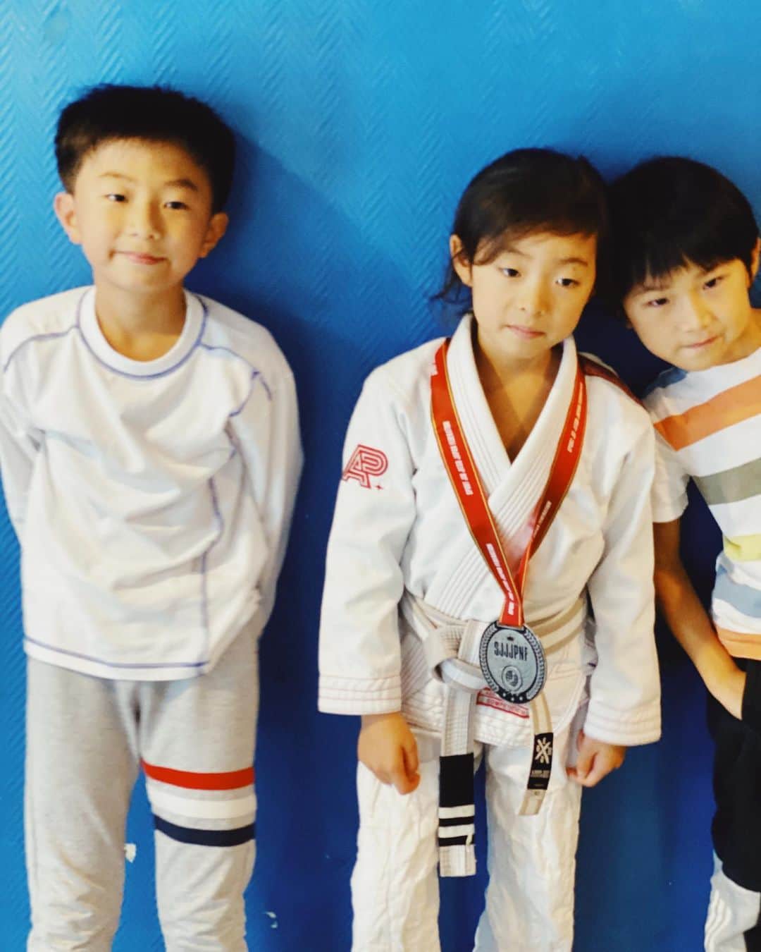 青木大輔のインスタグラム：「Congrats on the second place !! 親友達も応援に来てくれて嬉しかったな！ よく頑張った、お疲れ様！！ #準優勝おめでとう #頑張った  #全日本 #惜敗 #次に繋げよう」