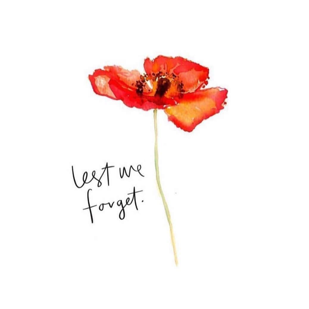 Grace Coleのインスタグラム：「This year more than ever it’s important to come together and remember those who gave their lives so that we can enjoy the lives we live today . #forevergrateful #rememberanceday #poppies #fallenheroes #lestweforget #bekind」