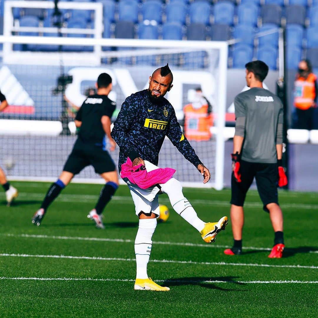 インテルナツィオナーレ・ミラノさんのインスタグラム写真 - (インテルナツィオナーレ・ミラノInstagram)「ON THE PITCH FOR THE WARM UP 💪🔥 #Inter #ForzaInter #AtalantaInter #SerieA #Football」11月8日 22時33分 - inter