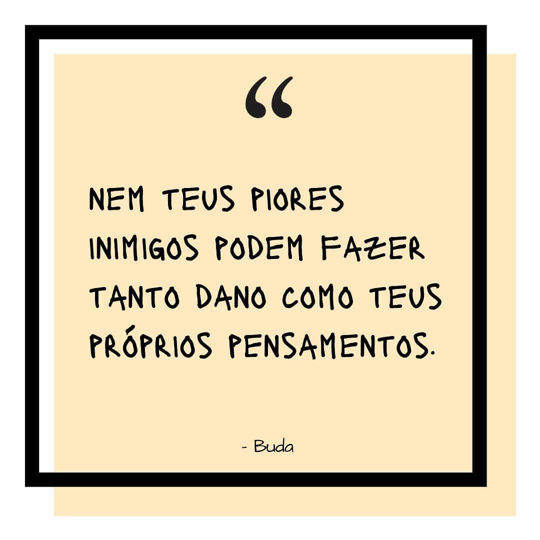 ジュリアナ・パエスのインスタグラム：「#thinkpositive #pensepositivo e não perca tempo brigando por besteira!! A viagem aqui é muito curta!!! Bom Domingo!」