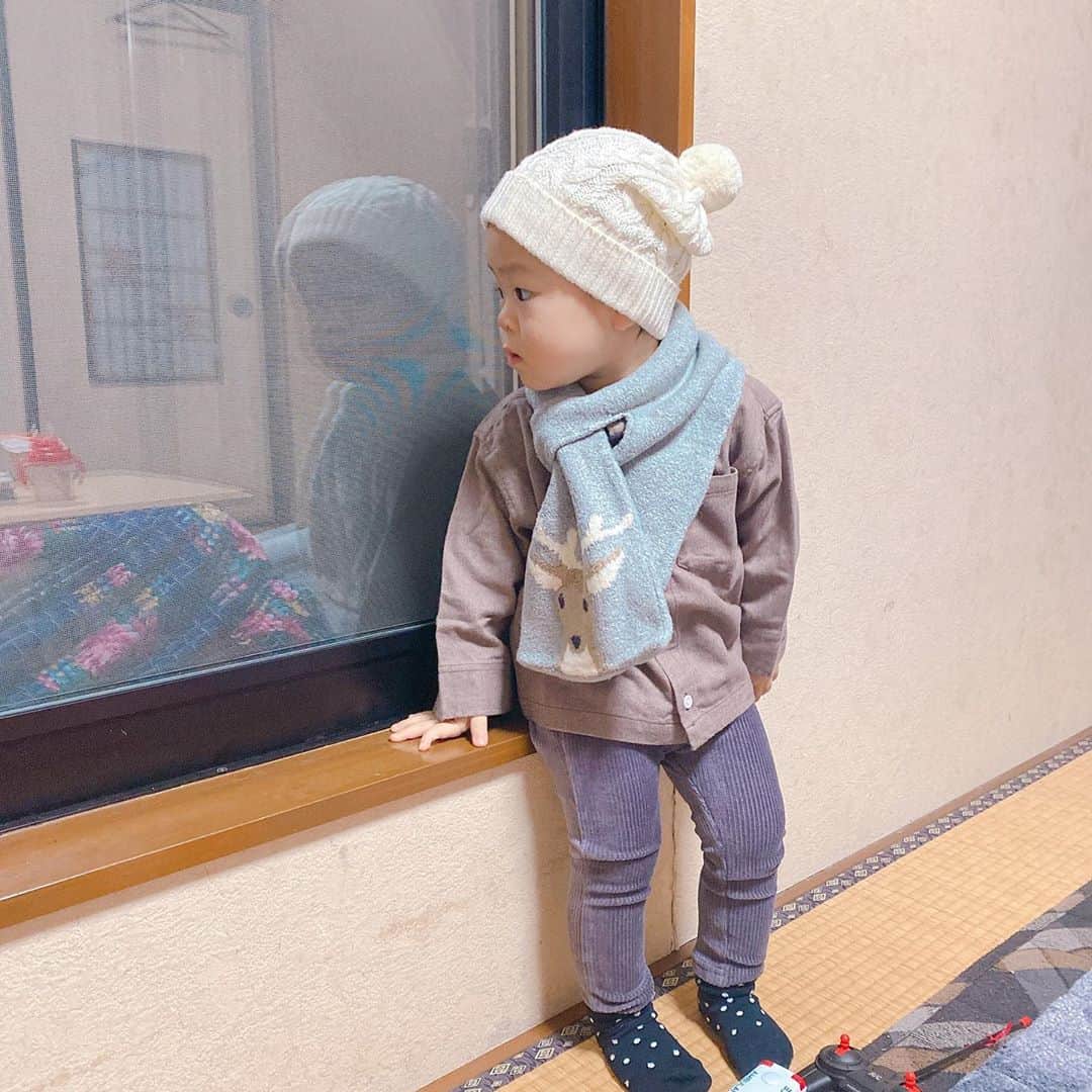 今井美穂さんのインスタグラム写真 - (今井美穂Instagram)「帰りに寄り道😁﻿ ﻿ 噂の世界最大級の無印良品✨﻿ 息子へ全身コーデしてみたら﻿ めちゃくちゃ喜んでくれて嬉しい😍﻿ ﻿ このまま帽子嫌い克服してほしい。。。🤣﻿ ﻿ せっかくなのでスタバも寄ってみたら﻿ 限定のマカダミアトフィーラテが﻿ とても美味しかった💓﻿ ﻿ #ブログ更新しました﻿ #インスタトップのリンクから﻿ #世界最大級無印良品﻿ #MUJI﻿ #キッズ服﻿ #無印コーデ﻿ #1歳9ヶ月﻿ #スタバ﻿ #マカダミアトフィーラテ」11月8日 23時08分 - imaimiho1209