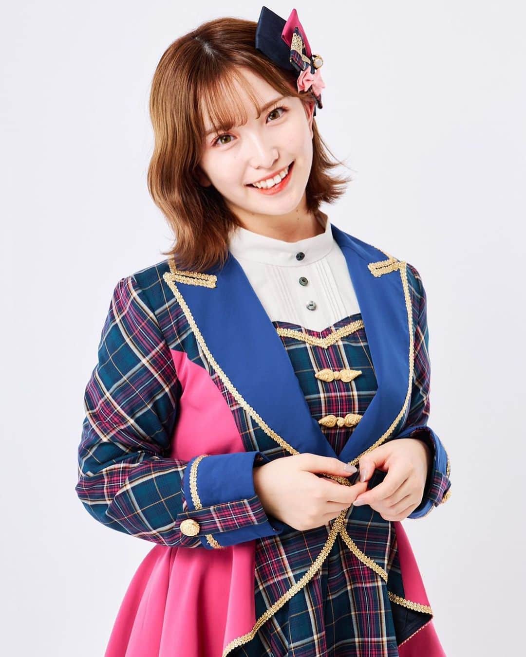 のインスタグラム：「いつも沢山の応援、ありがとうございます。 先ほど卒業発表をさせていただきました。  この一年、本当に多くの出来事や変化がありました。  12月30日のダイアモンドホールでのラストライブまで、残り少ない時間ですが最後までよろしくお願いします。  生誕グッズも初めての試みだったけど自分のアイドルとしての活動をもっと形に残していきたいなって思ったから色んな方にお願いして自分で動きました。そちらもたくさんの方に手に取っていただけたら嬉しいです☺️  そして、最後までたくさん会いに来てください！！ #dela」