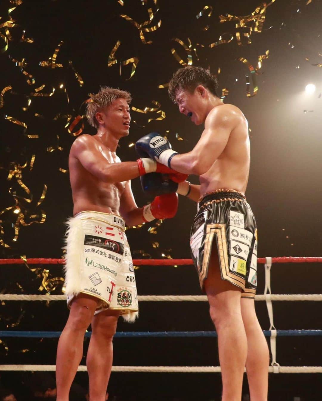 城戸康裕さんのインスタグラム写真 - (城戸康裕Instagram)「勝ったよーーー😆🥊✨ ・ ・ ・ まだまだ衰えん😆👍 ・ ・ 藤村くんデカかった😅💦あんなデカいと倒せねーよ笑 ・ ・ ・ アラフォーおじさん、まだまだがんばるよーーー😄 ・ ・ みなさん、応援ありがとうございました✨✨ ・ ・ #bigbang #kickboxing  #fighter」11月8日 23時19分 - yasuhiro.kido