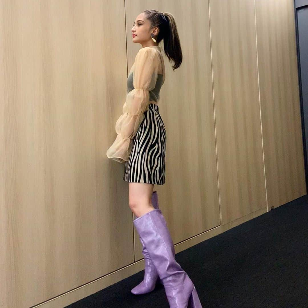 Takiさんのインスタグラム写真 - (TakiInstagram)「I got different moods 🤓 いつも　ありがとうございます　@mk_shimizu ❣️ Skirt : @girlssociety_official  Shoes : @figandviper」11月8日 23時30分 - taki_faky