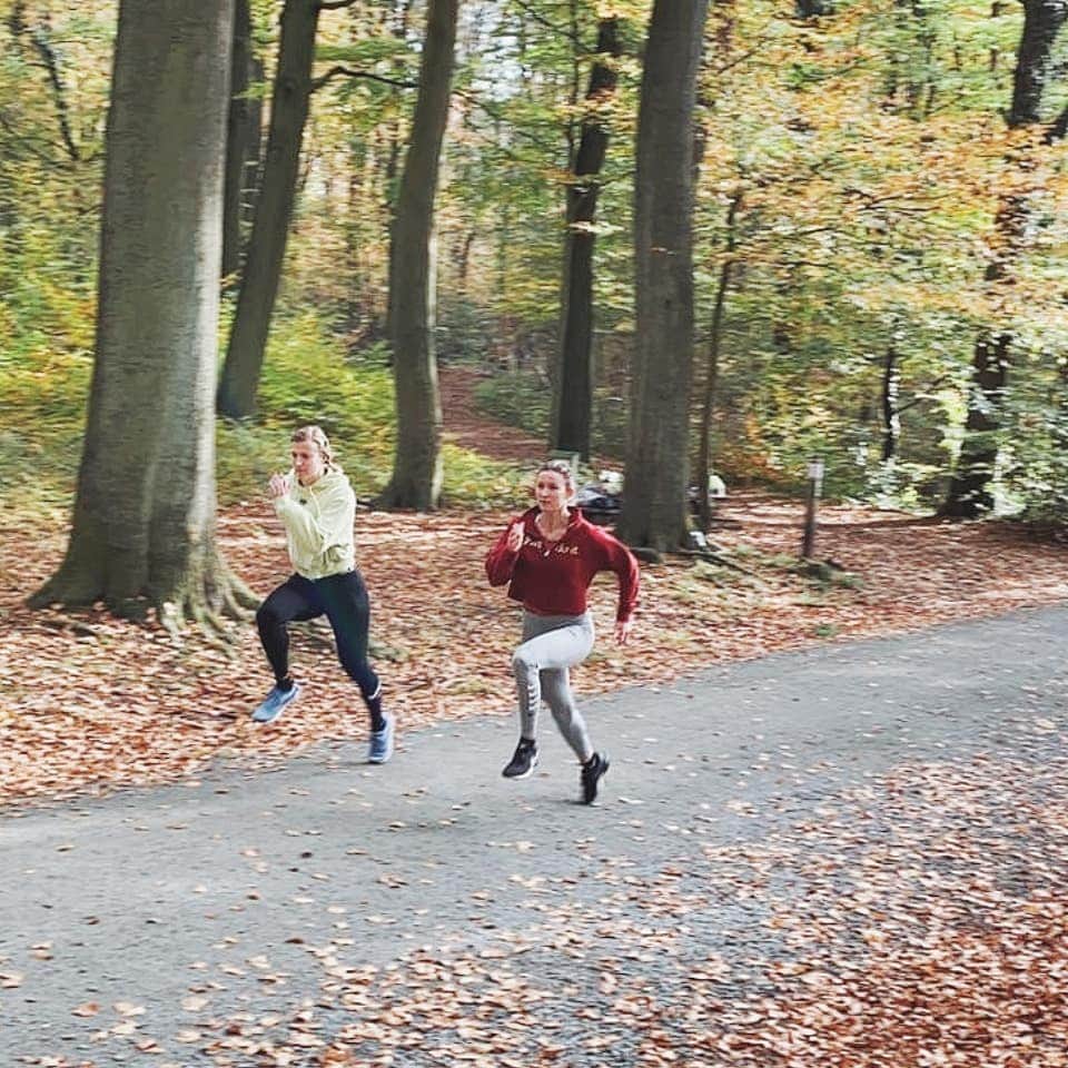 Paulien COUCKUYTのインスタグラム：「A nice & heavy training it was ! 👌🏻👊🏻 . The hilltraining is definitely my favorite session of these winterweeks: love the feeling of being a sprint athlete instead of doing all those endurance trainings 🙌🏻 . . . #hilltraining #speedwork #athletics #running #naturelover」