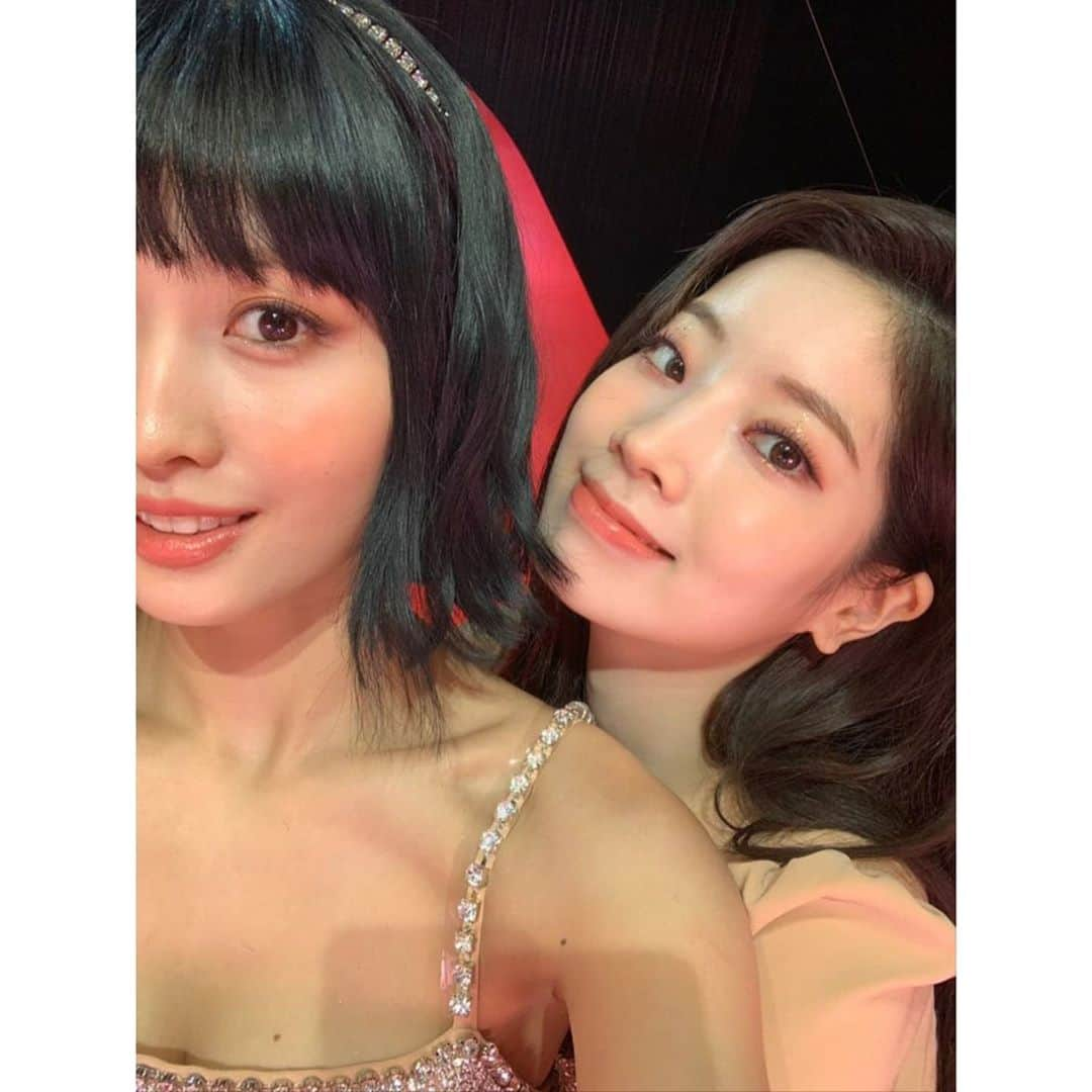 TWICEさんのインスタグラム写真 - (TWICEInstagram)「1위 축하해요 ONCE❣️I can’t stop me 활동 응원해 주신 모든 분들, 그리고 우리 원스 감사해요 이건 뮤비 자켓 때🤍」11月8日 23時46分 - twicetagram