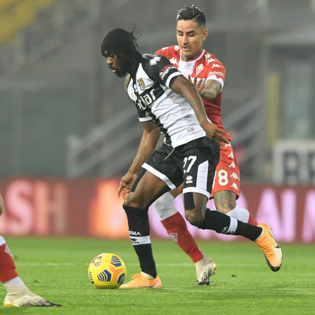 ジェルヴィーニョさんのインスタグラム写真 - (ジェルヴィーニョInstagram)「About yesterday game  Parma vs Fiorentina   __________________________________________  @andreacantini.photos 📸  @parmacalcio1913 💛💙 ___________________________________________  #forzaparma  #calcio  #seriea  #italia  #parma  #fiorentina」11月8日 23時56分 - gervinhofficial