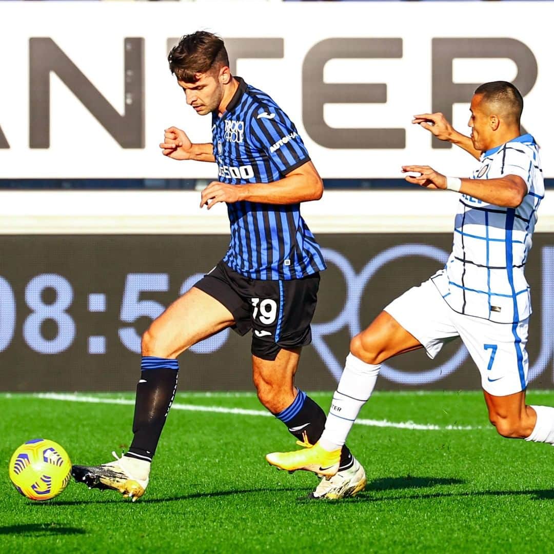 アタランタBCさんのインスタグラム写真 - (アタランタBCInstagram)「⏸️ Risultato bloccato al @gewiss_stadium_official. Avanti ragazzi! 💪 ✖️ A goalless first half in #Bergamo. Keep pushing lads! 💪 ⠀ #AtalantaInter [0-0] #GoAtalantaGo ⚫️🔵 #Atalanta #BergAMO #ForzaAtalanta #SerieATIM」11月8日 23時57分 - atalantabc