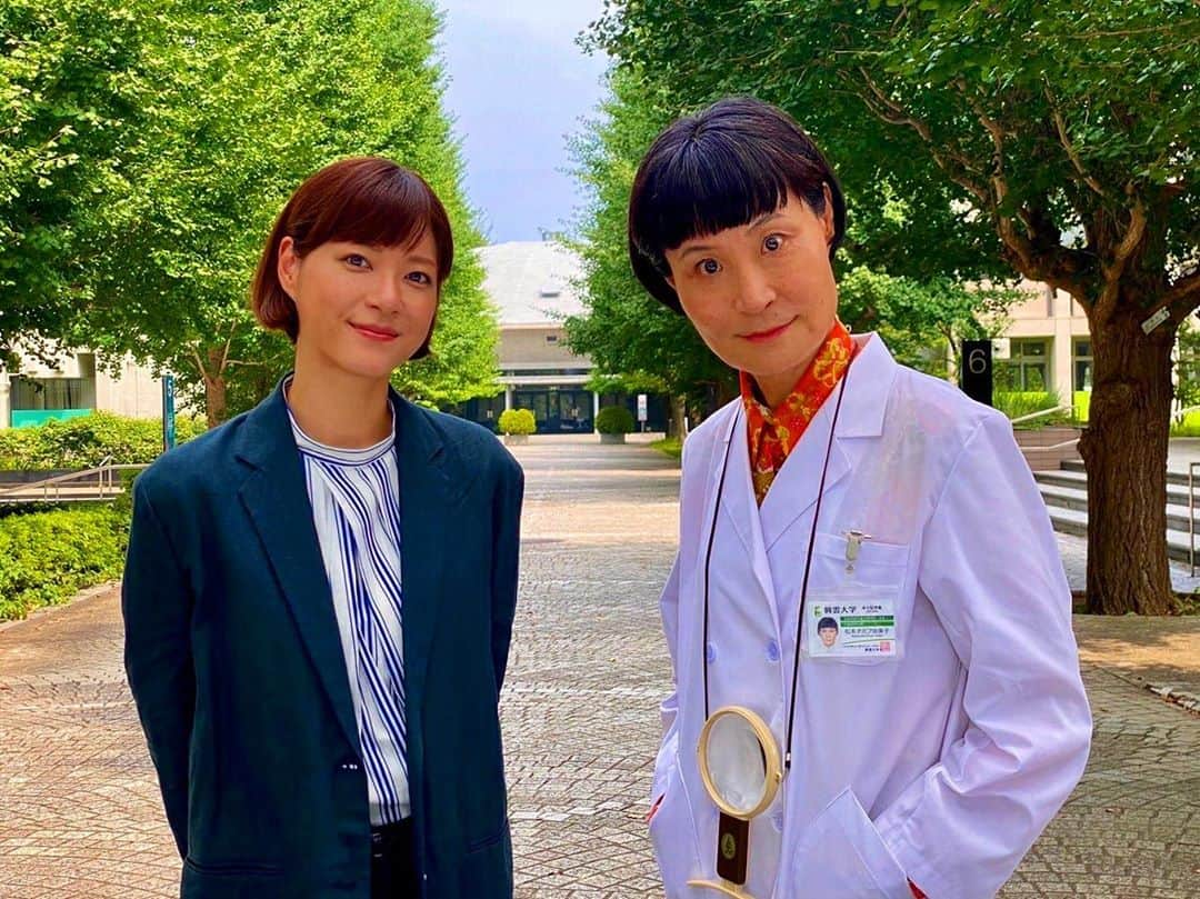 片桐はいりさんのインスタグラム写真 - (片桐はいりInstagram)「興雲大学の教授・松本オリビア由美子  #片桐はいり#上野樹里  #監察医朝顔 #hairi_asa」11月9日 0時15分 - hairi_katagiri_unofficial