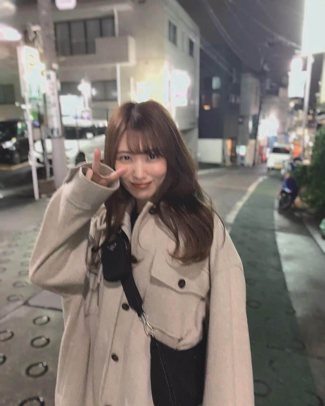 山岸逢花さんのインスタグラム写真 - (山岸逢花Instagram)「いやほい✌️✌️陽気ね〜〜 . . . #山岸逢花 #あいぱん #AV女優 #AV #私服 #あいぱんふく #aikayamagishi」11月9日 0時11分 - ayakayamagishi_