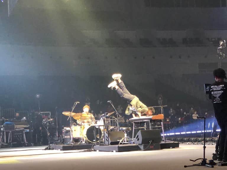 さかいゆうさんのインスタグラム写真 - (さかいゆうInstagram)「#バズリズムライブ ！ 会場にいらした方も配信でご覧頂いた方も、ありがとうございました！  今日は見られなかったという方も、アーカイブで見られます！ ぜひお楽しみください！  https://www.ntv.co.jp/buzzrhythm/live2020/  #さかいゆう #望月敬史 さん  #バズリズム #山崎まさよし #スキマスイッチ #FAITH #Novelbright さん」11月9日 0時12分 - sakai_yu0920