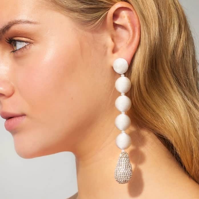 のインスタグラム：「The Isla.The intricate and precise thread work found in all of our accessories can only be accomplished by our most skilled, second-generation artisans who have cultivated their talents over decades.#sachinandbabi, #sparkle, #shine」
