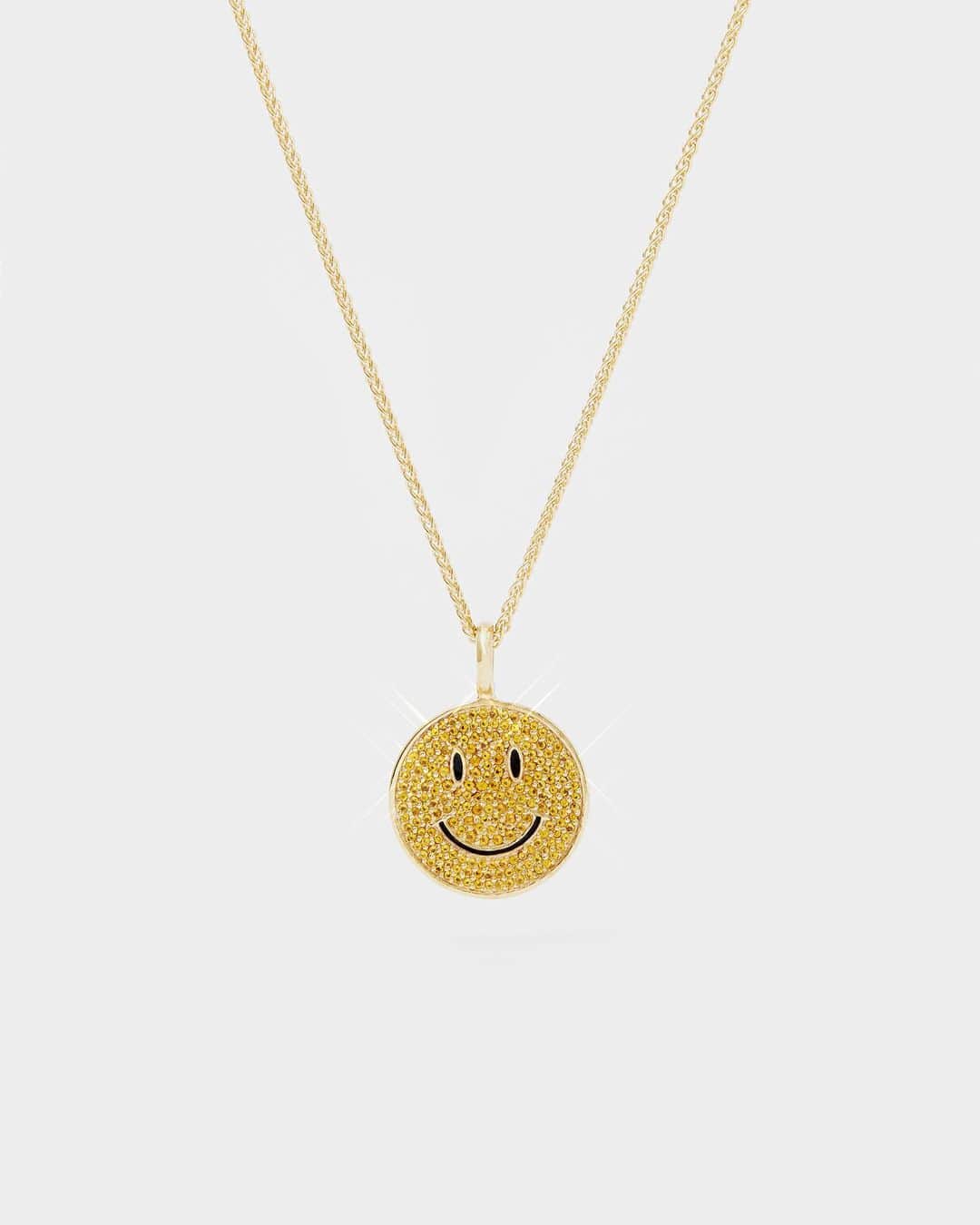 HYPEBEASTさんのインスタグラム写真 - (HYPEBEASTInstagram)「@hypebeaststyle: @hattonlabs and @chinatownmarket have teamed up for a concise set of jewelry imagined in the shape of Chinatown Market’s signature Smiley Face motif. Featured are a necklace and ring, coming in both silver and gold. Each piece is encrusted with nano gemstones that pop out from its shiny metal body. ⁠⠀ Photo: Chinatown Market⁠⠀」11月9日 0時31分 - hypebeast