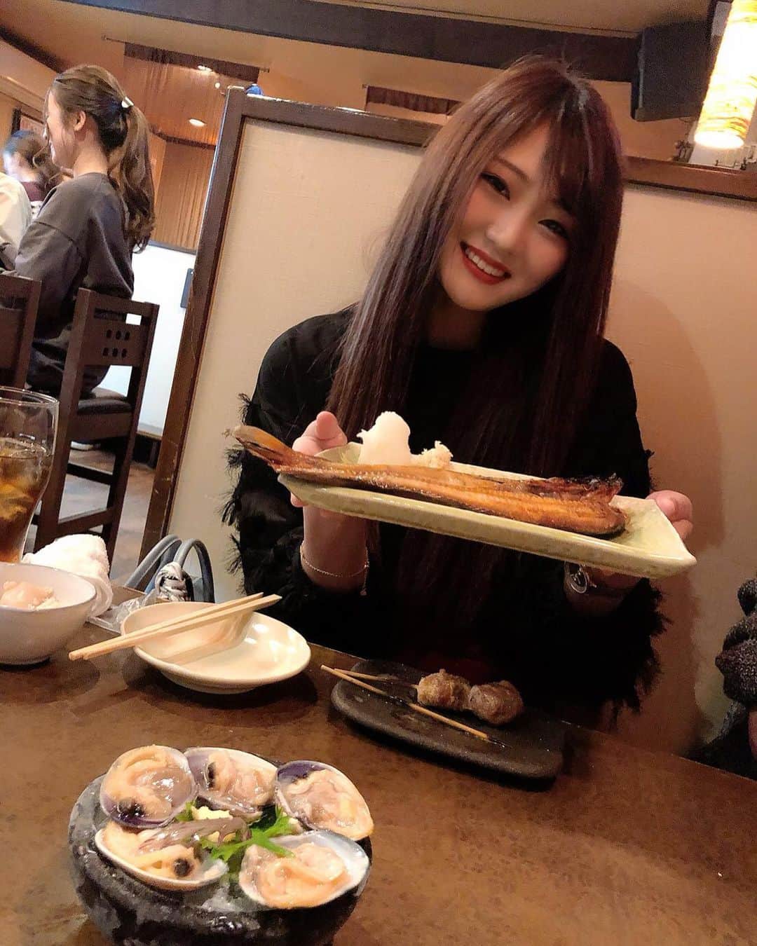 さやかさんのインスタグラム写真 - (さやかInstagram)「あっちゃんです✨💗😋 🐼いつもありがとうございます♥️皆様イチナナLIVEアプリダウンロード無料です💓さやか０９０４🍉検索🍉‼️出てきます🌈♥️毎朝5時55分から6時半までLIVE配信中🐼🐼毎朝待ってます🥂👗💓🌈🙌あっちゃん♥️Ask♥️も時間帯をずらしてエランドール後イチナナLIVE配信中💁🏼‍♀️こちらも盛り上がってるので是非来てください💕🎉♣️🌈🤍エランドール🎷ＰＭ8:00-ＡＭ1:00です🚨エランドールにも是非遊びに来てください〜✌️🐰💕🌻 #帯広エランドール #帯広E'lan d'or#帯広ラウンジ #帯広スナック#帯広snack #帯広 #十勝帯広 #帯広飲み屋 #帯広写真 #帯広ローヤルプラザビル #北海道 #帯広可愛い #帯広ホステス #帯広飲み放題 #帯広アルバイト募集#帯広アルバイト#帯広求人 #帯広おすすめ #帯広女の子#帯広バイト募集 #帯広オシャレ#帯広グルメ#帯広看板娘#帯広ダンス#帯広オフィスK#帯広祭り#帯広コスプレ#帯広イベント#帯広ターゲット」11月9日 0時44分 - sa0904ya