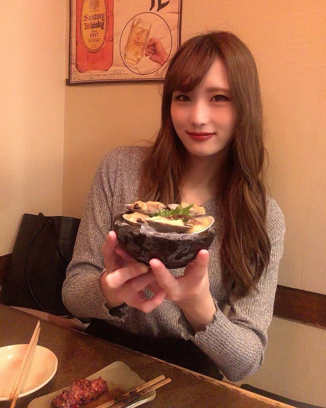 さやかさんのインスタグラム写真 - (さやかInstagram)「あっちゃんです✨💗😋 🐼いつもありがとうございます♥️皆様イチナナLIVEアプリダウンロード無料です💓さやか０９０４🍉検索🍉‼️出てきます🌈♥️毎朝5時55分から6時半までLIVE配信中🐼🐼毎朝待ってます🥂👗💓🌈🙌あっちゃん♥️Ask♥️も時間帯をずらしてエランドール後イチナナLIVE配信中💁🏼‍♀️こちらも盛り上がってるので是非来てください💕🎉♣️🌈🤍エランドール🎷ＰＭ8:00-ＡＭ1:00です🚨エランドールにも是非遊びに来てください〜✌️🐰💕🌻 #帯広エランドール #帯広E'lan d'or#帯広ラウンジ #帯広スナック#帯広snack #帯広 #十勝帯広 #帯広飲み屋 #帯広写真 #帯広ローヤルプラザビル #北海道 #帯広可愛い #帯広ホステス #帯広飲み放題 #帯広アルバイト募集#帯広アルバイト#帯広求人 #帯広おすすめ #帯広女の子#帯広バイト募集 #帯広オシャレ#帯広グルメ#帯広看板娘#帯広ダンス#帯広オフィスK#帯広祭り#帯広コスプレ#帯広イベント#帯広ターゲット」11月9日 0時44分 - sa0904ya