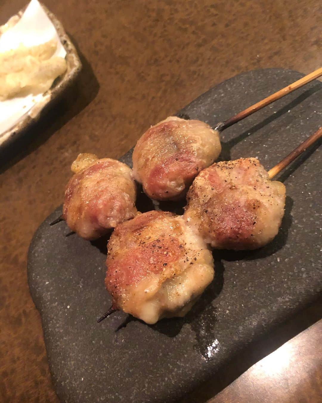 さやかさんのインスタグラム写真 - (さやかInstagram)「あっちゃんです✨💗😋 🐼いつもありがとうございます♥️皆様イチナナLIVEアプリダウンロード無料です💓さやか０９０４🍉検索🍉‼️出てきます🌈♥️毎朝5時55分から6時半までLIVE配信中🐼🐼毎朝待ってます🥂👗💓🌈🙌あっちゃん♥️Ask♥️も時間帯をずらしてエランドール後イチナナLIVE配信中💁🏼‍♀️こちらも盛り上がってるので是非来てください💕🎉♣️🌈🤍エランドール🎷ＰＭ8:00-ＡＭ1:00です🚨エランドールにも是非遊びに来てください〜✌️🐰💕🌻 #帯広エランドール #帯広E'lan d'or#帯広ラウンジ #帯広スナック#帯広snack #帯広 #十勝帯広 #帯広飲み屋 #帯広写真 #帯広ローヤルプラザビル #北海道 #帯広可愛い #帯広ホステス #帯広飲み放題 #帯広アルバイト募集#帯広アルバイト#帯広求人 #帯広おすすめ #帯広女の子#帯広バイト募集 #帯広オシャレ#帯広グルメ#帯広看板娘#帯広ダンス#帯広オフィスK#帯広祭り#帯広コスプレ#帯広イベント#帯広ターゲット」11月9日 0時44分 - sa0904ya