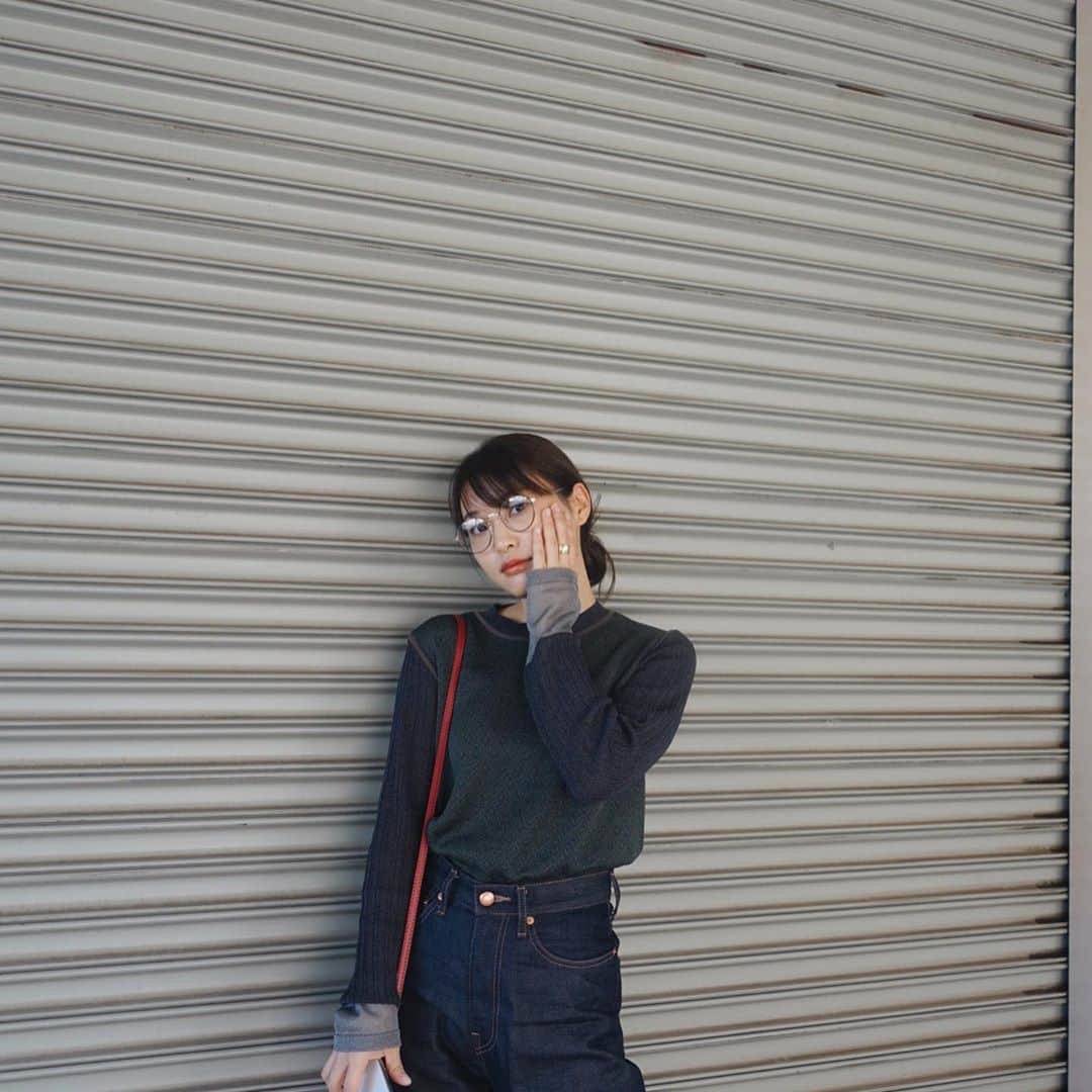 三橋栄香のインスタグラム：「🤎🤎🤎  この間のコーデ。 無くしていたメガネが友達の家から出てきた🤣嬉 ので久々にメガネ〜〜！ 全身のクレジットはwearにて✈️」