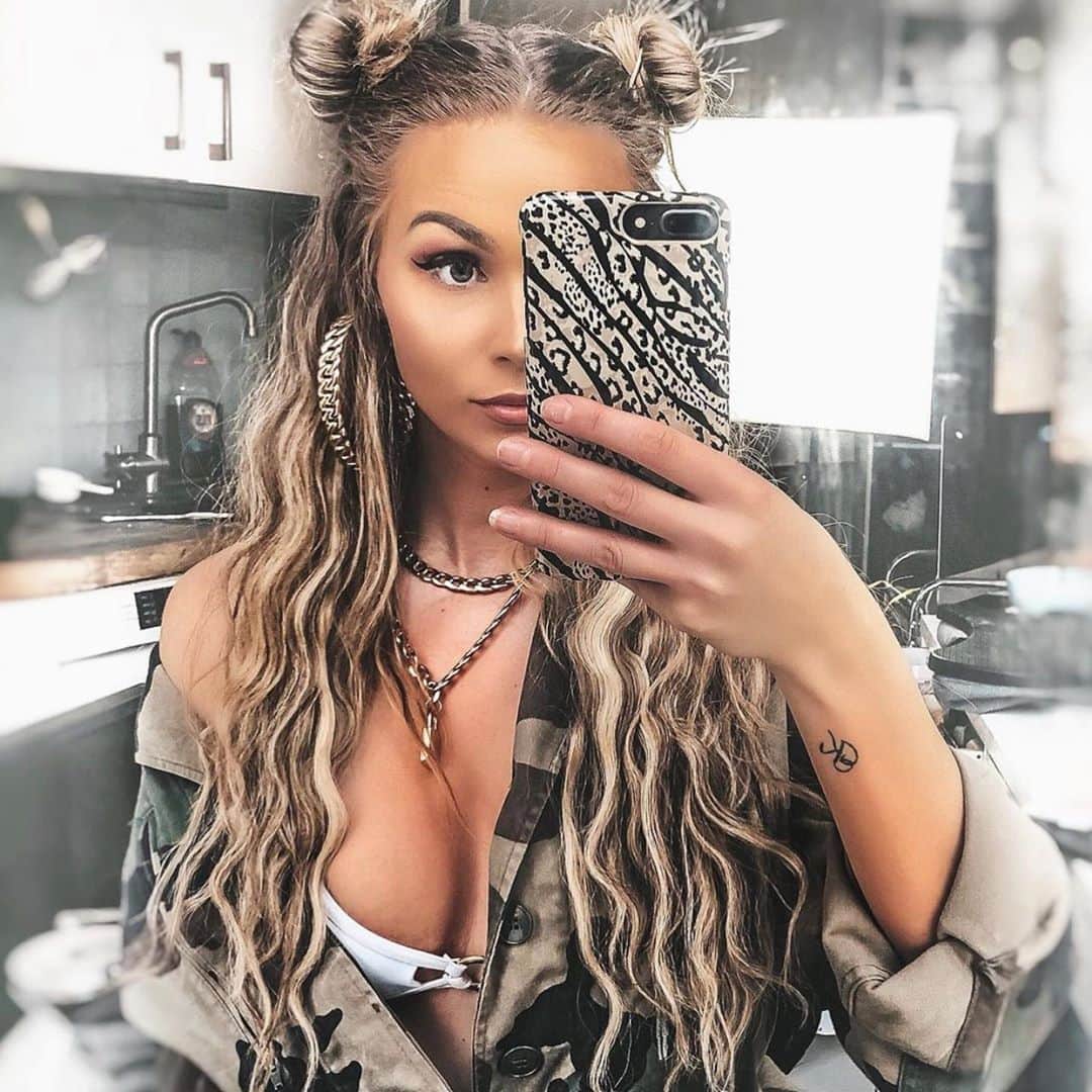 Keelaさんのインスタグラム写真 - (KeelaInstagram)「Vilken frisyr gillar ni mest? 🥰💁🏼‍♀️」11月9日 0時53分 - keela