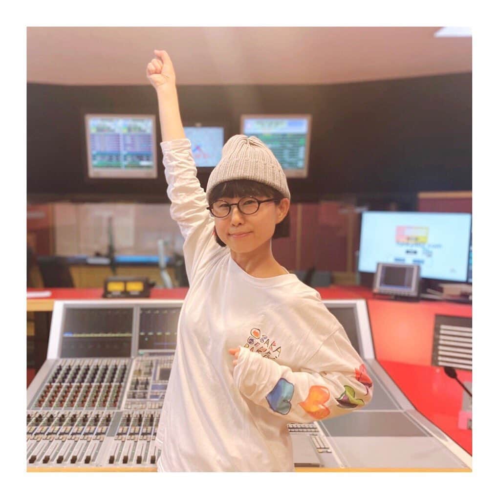 土井コマキのインスタグラム：「ゲンキポーズのつもり。ありがとうございました。 ばんちゃん @banchan_n がDJの11/22(日)24時〜もリッスン。」