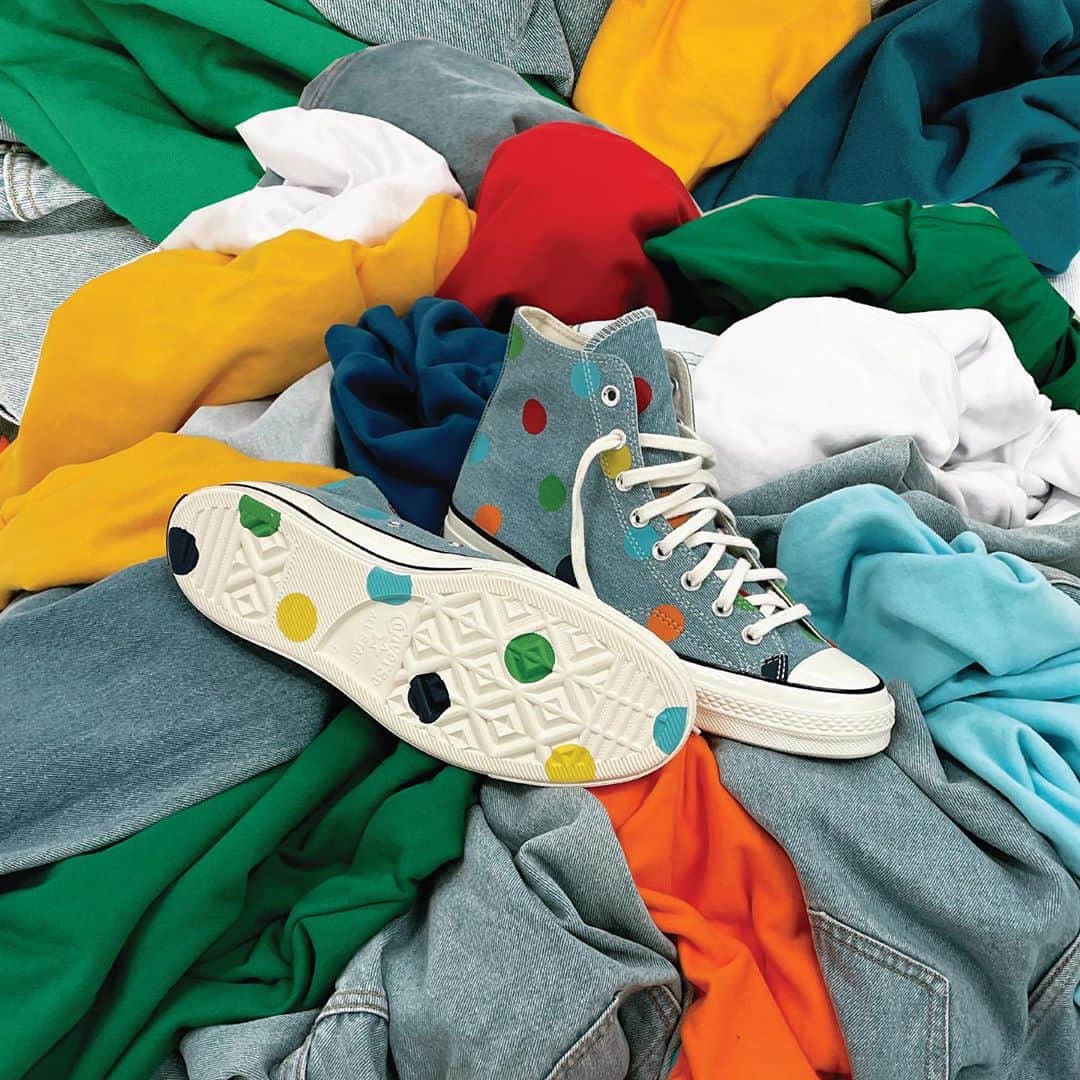 converseのインスタグラム：「Washed denim. Rainbow polka dots. A throwback to Tyler, The Creator’s first-ever runway show, this new Chuck 70 revives an iconic pattern from the GOLF WANG archives.⁣ ⁣ Converse x @GolfWang Chuck 70, available November 11 at 10am EST on Converse.com. Text “TYLER” to 75140 to get notified.」