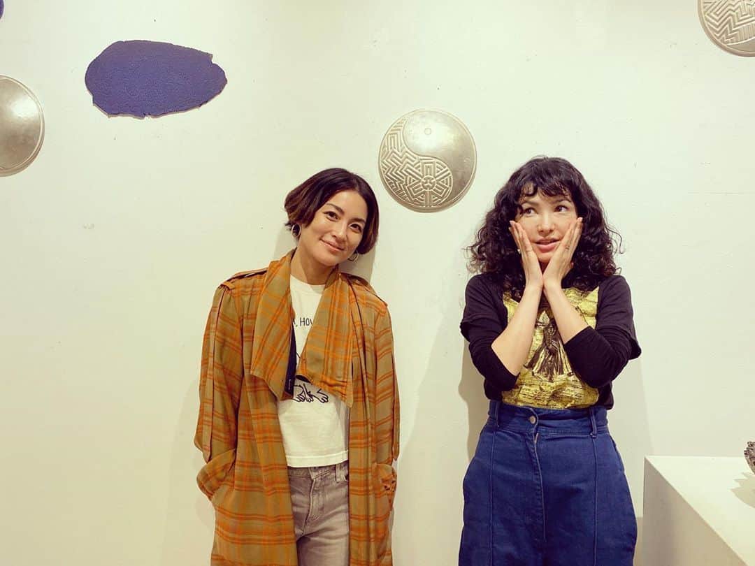 桃生亜希子のインスタグラム：「偶然Noma @noma77777 に会えて嬉しかった日。 　🌞🌝✨  @gallery_sushi_amane  #gallerysushi三郎寿司あまね　 #riyookim #焼肉　#miracle」
