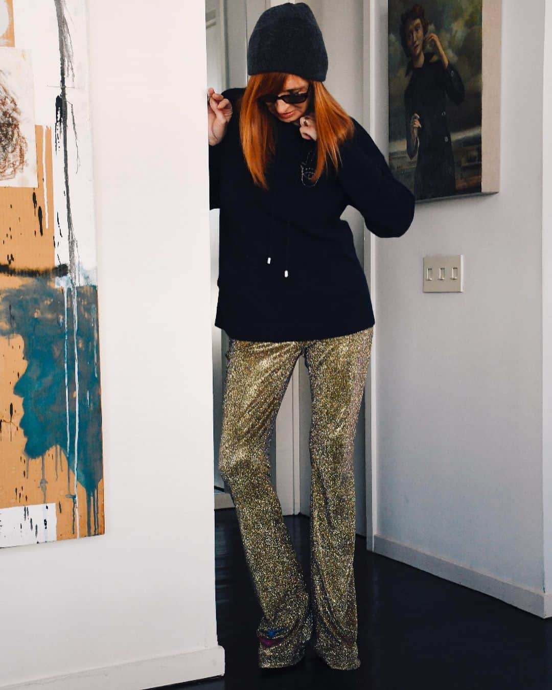 ニコールミラーのインスタグラム：「New favorite pants! ✨ How would you wear our Gold Sparkle Pants? Online now! #NMStyle #NMHoliday2020 And with a Hamsa Hoodie!」