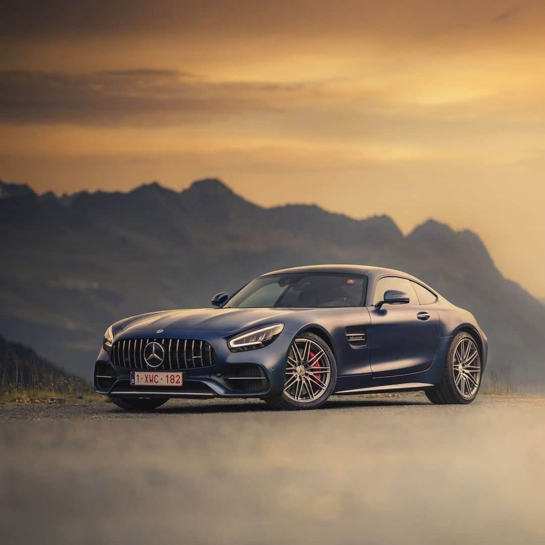 Mercedes AMGさんのインスタグラム写真 - (Mercedes AMGInstagram)「[Kraftstoffverbrauch kombiniert: 13,0 l/100 km  CO₂-Emissionen kombiniert: 298 g/km  amg4.me/efficiency-statement]  Exhilarating experiences can be found at every turn in the Mercedes-AMG GT C Coupé.  📷 @ward_seu  #MercedesAMG #AMG #DrivingPerformance #AMGGTFAMILY」11月9日 2時00分 - mercedesamg