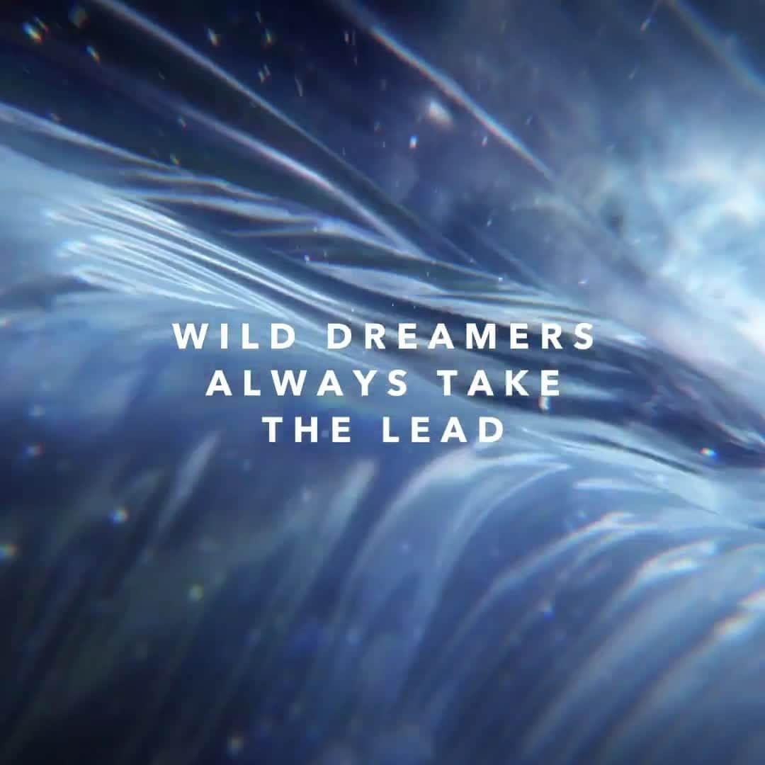 ミュグレーのインスタグラム：「Our new muse @tonigarrn has been turning her wildest dreams into real goals to create success and encourage others to follow her path. What’s your ultimate goal? Comment below, we’re curious!  #MuglerAngel #WilderThanDreams」