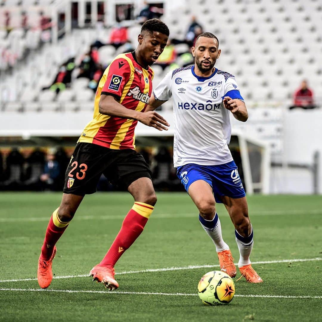 リーグ・アンさんのインスタグラム写真 - (リーグ・アンInstagram)「Le @rclens réalise une fin de match incroyable pour arracher le match nul contre le @stadedereims 💥  Lens stage an incredible comeback to get a draw against Reims!  #ligue1ubereats #rclens #stadedereims」11月9日 2時04分 - ligue1ubereats