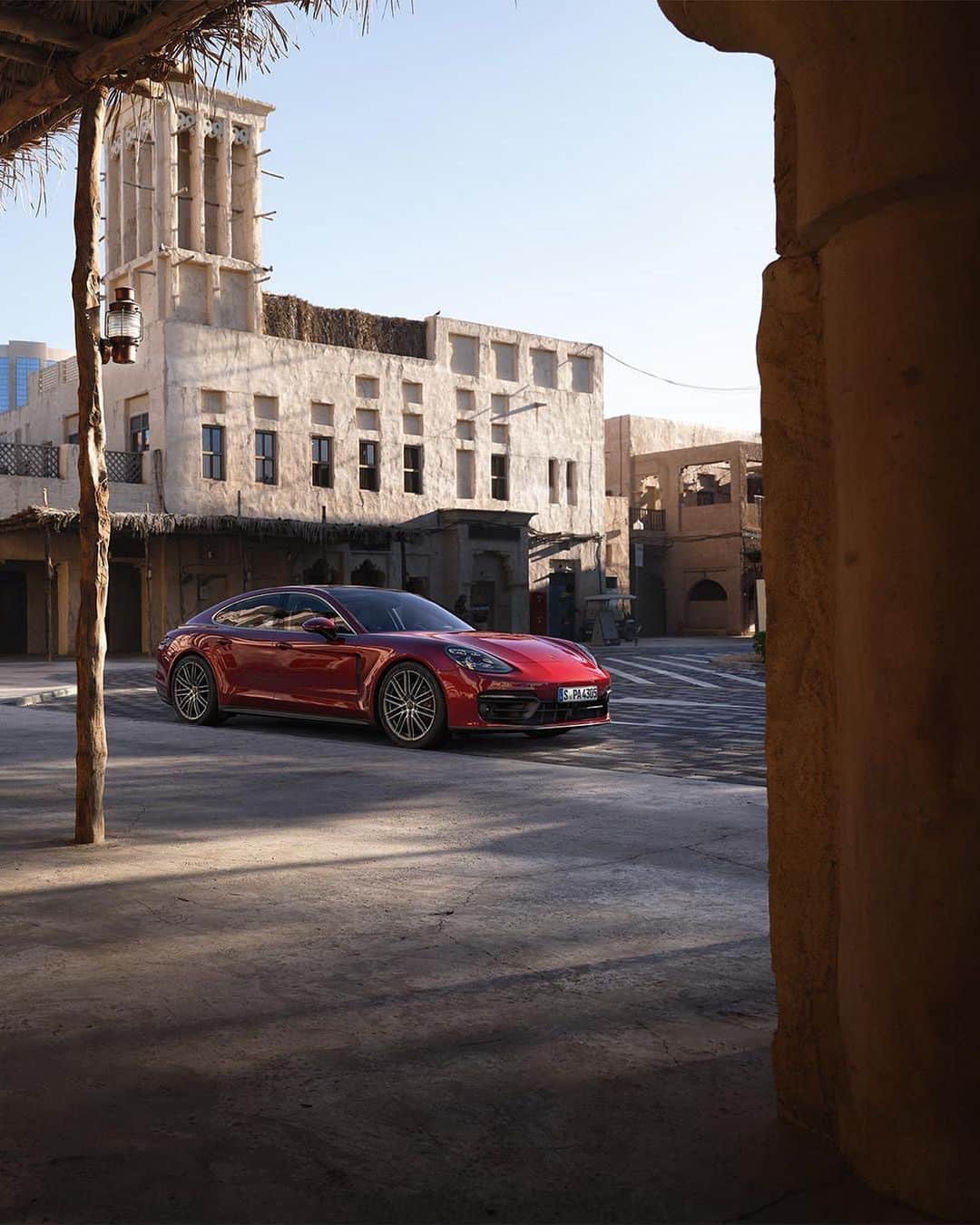 Porscheさんのインスタグラム写真 - (PorscheInstagram)「Comprehensively revamped. Visually sharpened. The new Panamera faces forward into a redefined direction.  __ Panamera 4S: Fuel consumption combined: 9,0 - 8,8 l/100 km; CO2 emissions combined: 205 - 201 g/km Panamera 4S Sport Turismo: Fuel consumption combined: 9,2 - 9,1 l/100 km; CO2 emissions combined: 210 - 207 g/km I https://porsche.click/DAT-Leitfaden I Status: 11/2020」11月9日 2時07分 - porsche