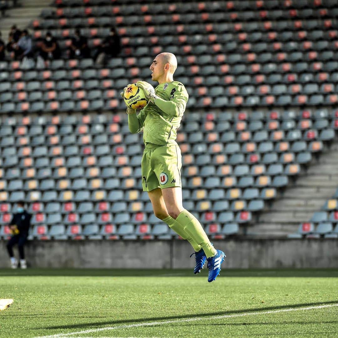 リーグ・アンさんのインスタグラム写真 - (リーグ・アンInstagram)「Le @angers_sco s’impose très largement face au @nimesolympique, notamment grâce à un doublé de @stephanebaho 🚀  Bahoken’s double helped Angers romp to an impressive victory over Nîmes!   #ligue1ubereats #angerssco #nimesolympique」11月9日 2時25分 - ligue1ubereats